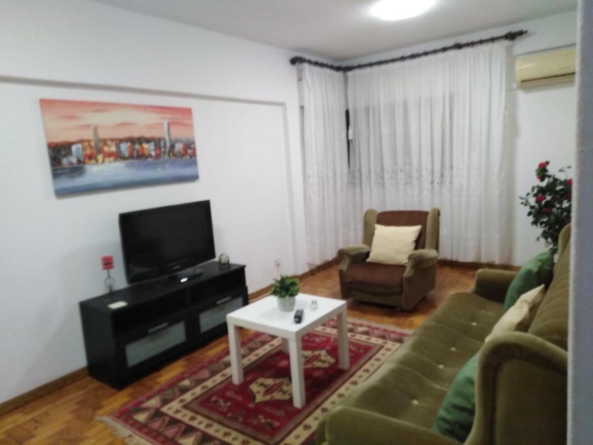 Apartamento Do Silva Mirandela Luaran gambar